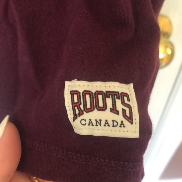 🌸4/$20🌸 Roots T - Picture 2 of 4